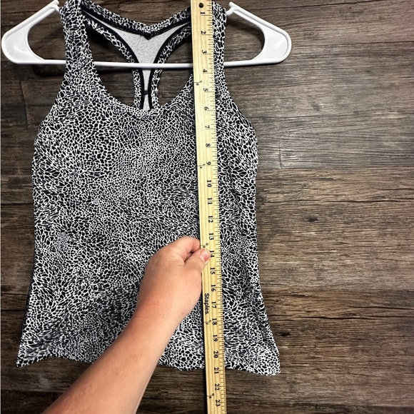 Lululemon Athletica Black and White Fitted Tank Top - Picture 4 of 6